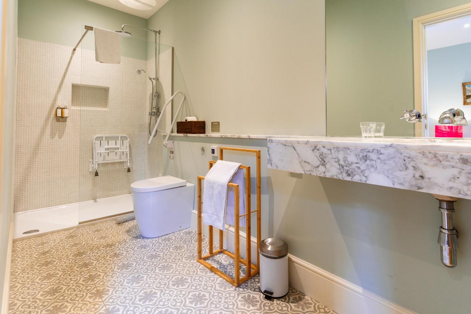 Chippenham Park Garden Rooms Экстерьер фото