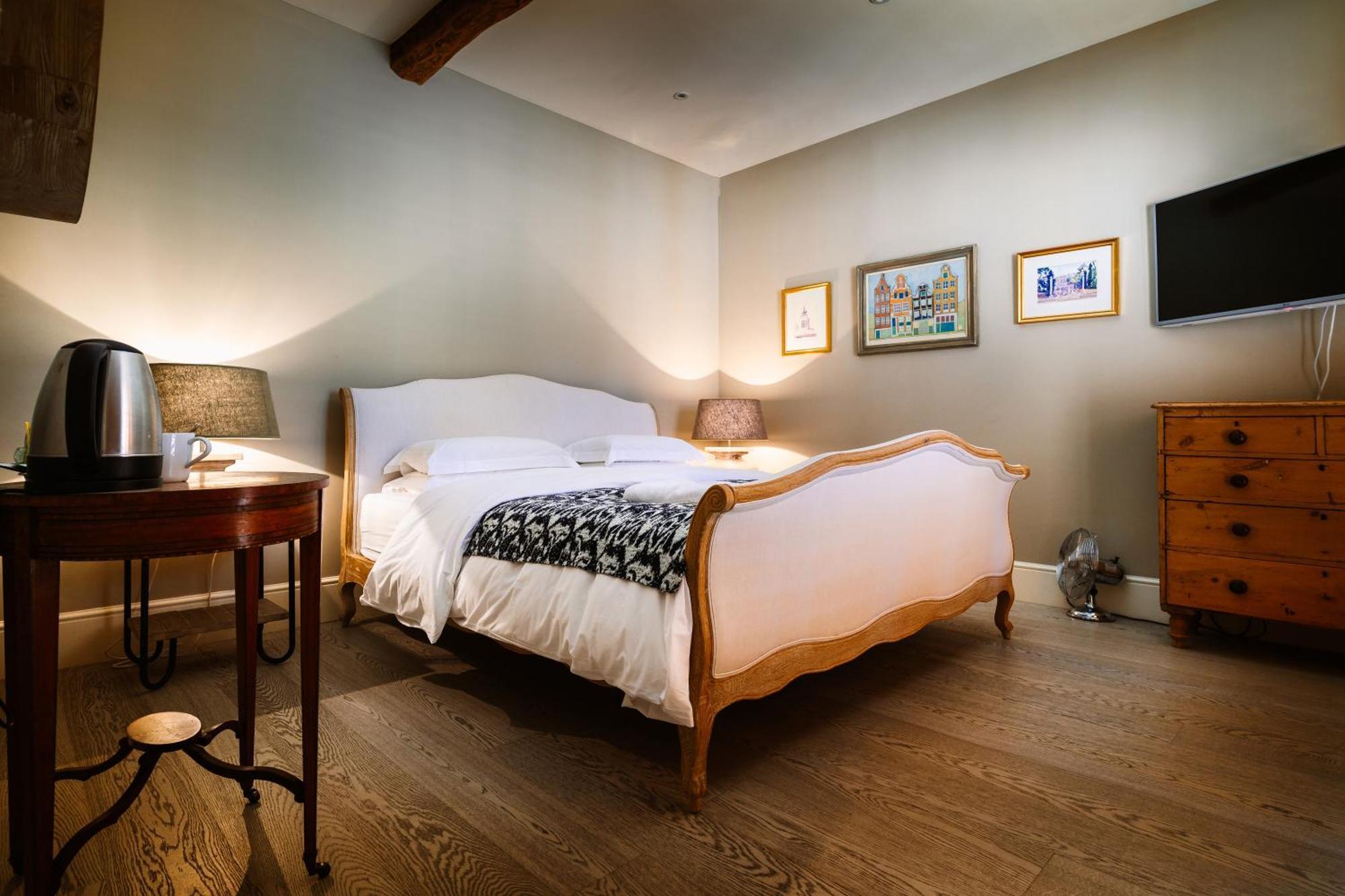 Chippenham Park Garden Rooms Экстерьер фото